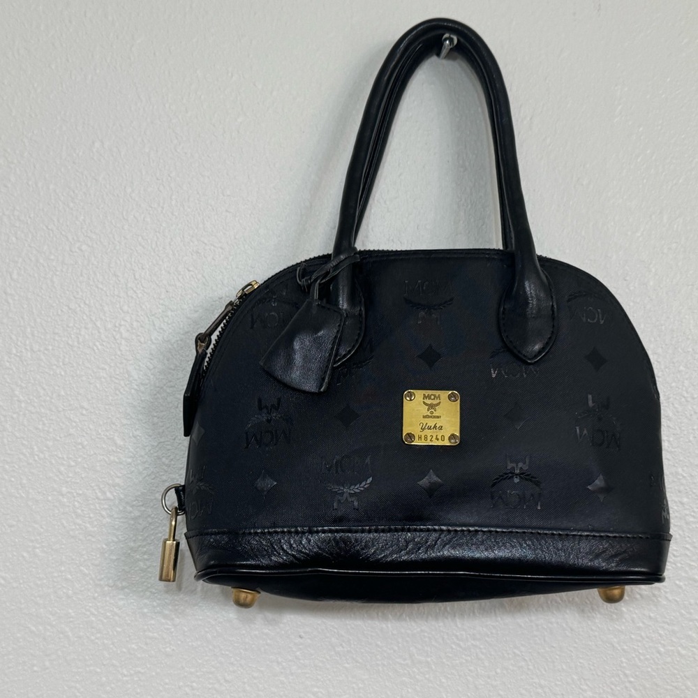 Authentic MCM Visetos Mini Tote handbag with padlock and keys - Picture 4 of 16